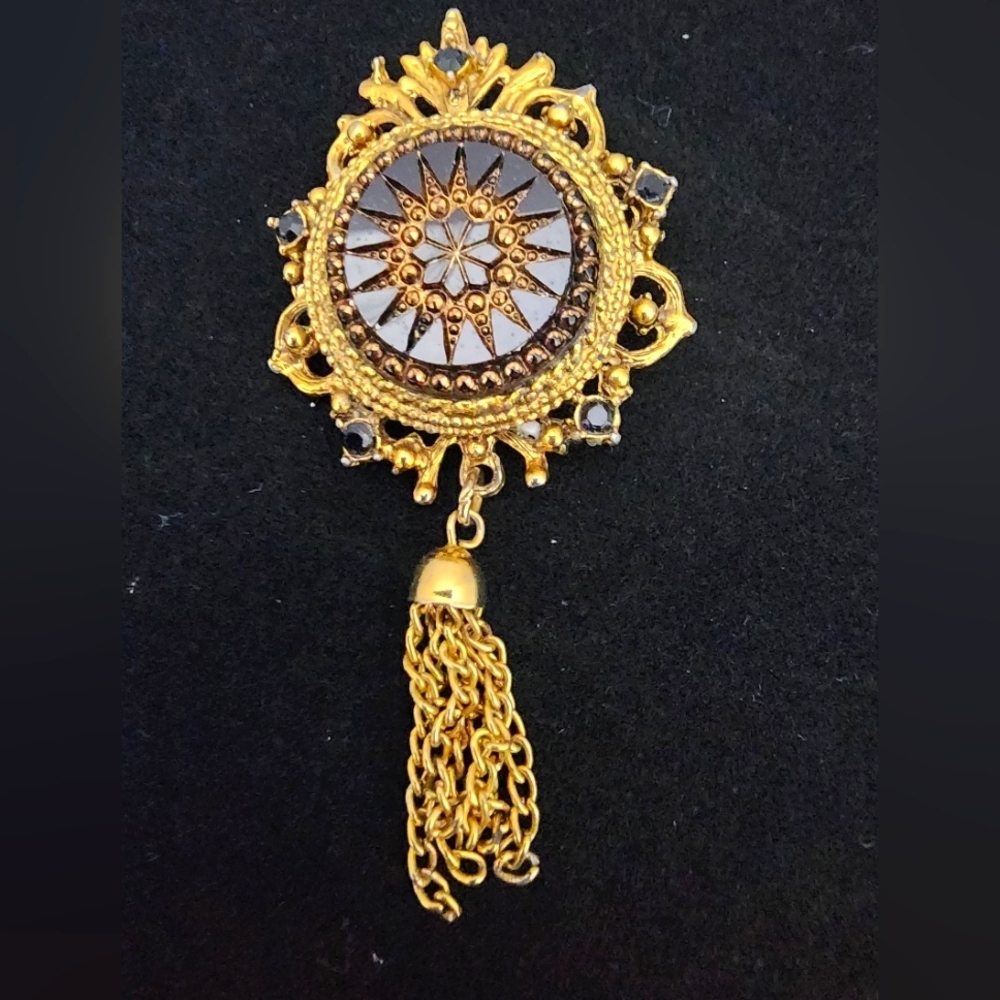 SE24 Denise Gold and Black Pendant with Tassel